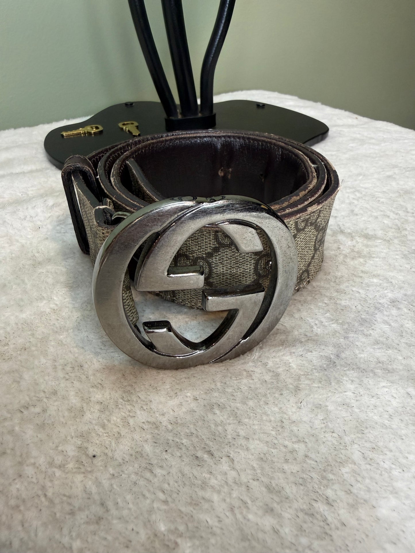 1515. Gucci GG Canvas Belt with brown leather