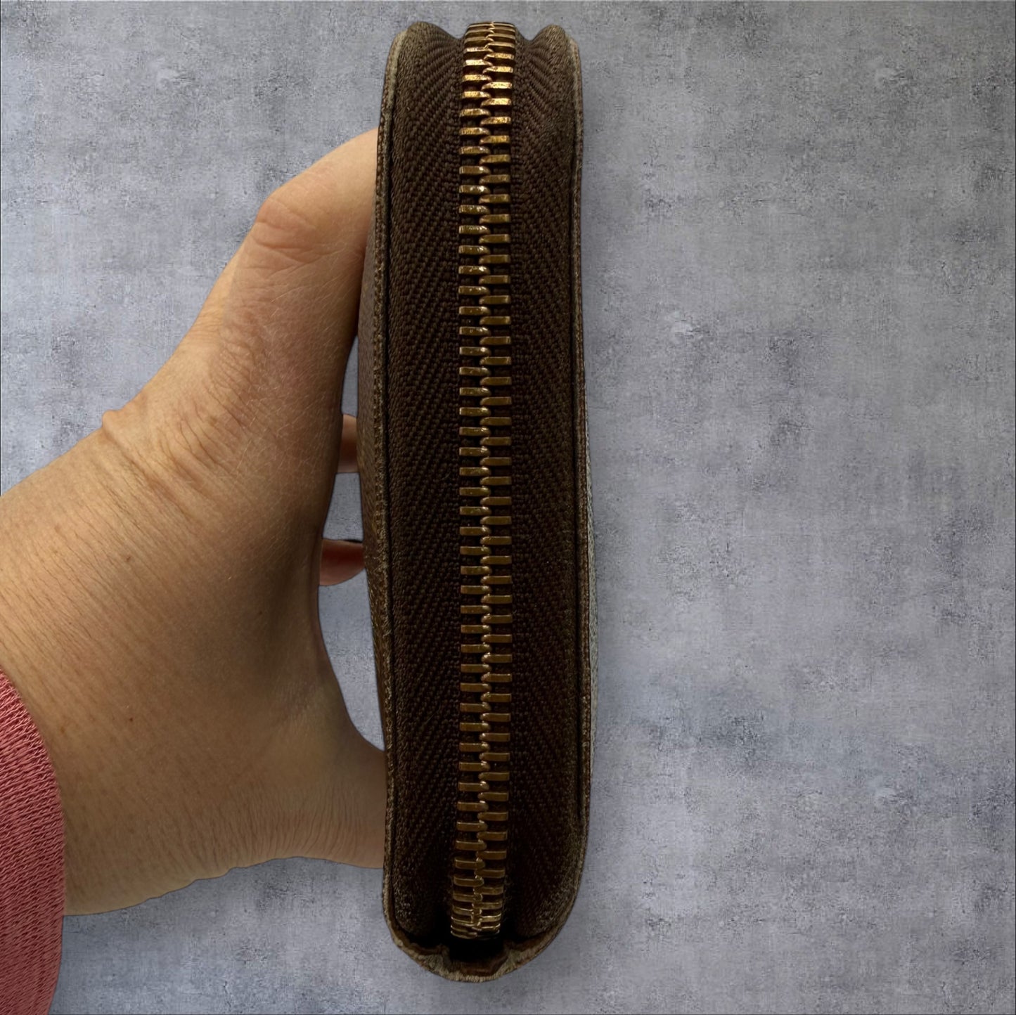 421. Louis Vuitton Monogram Large Zippy Organizer