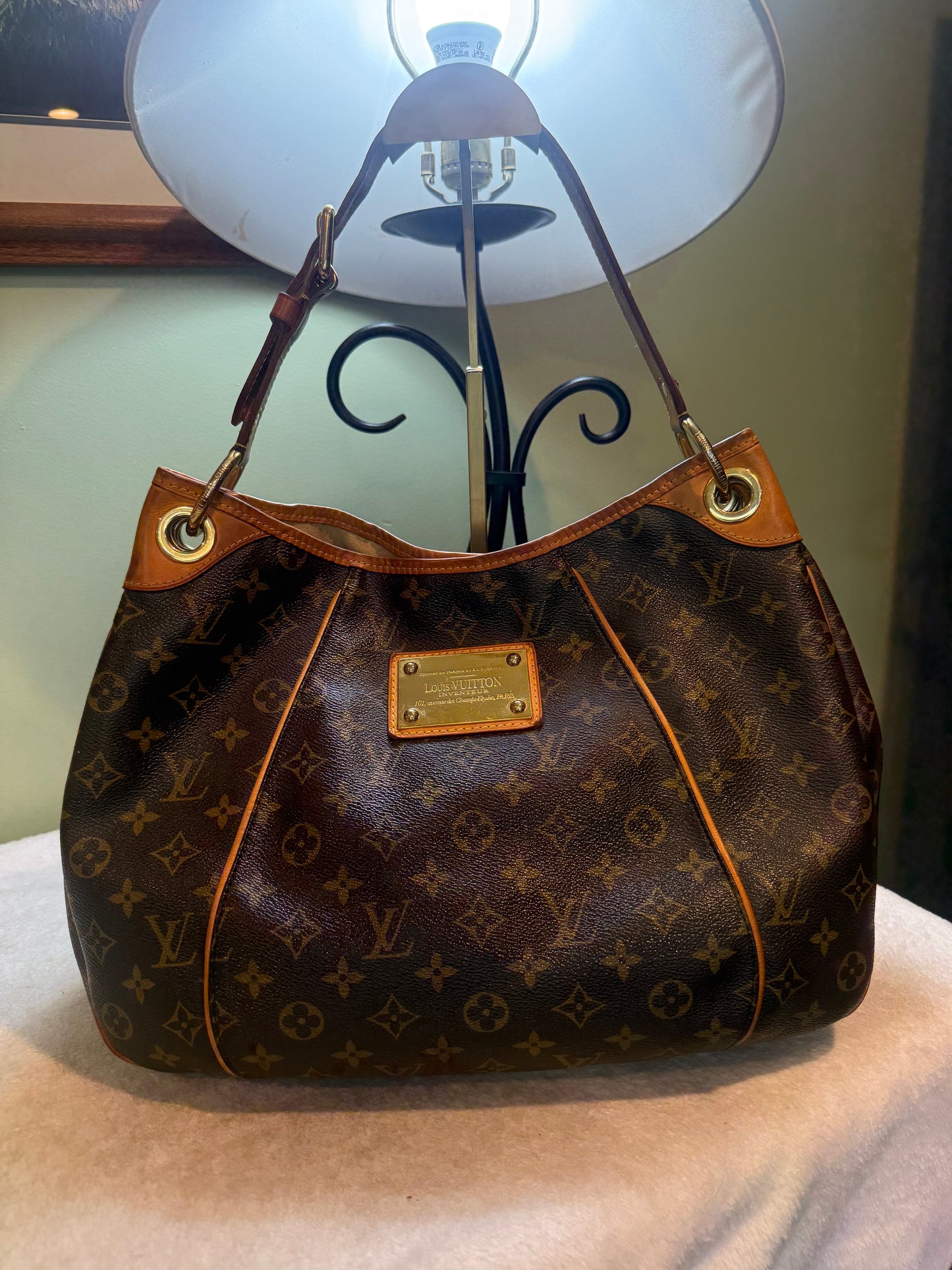 1701. Louis Vuitton Monogram Galleria PM