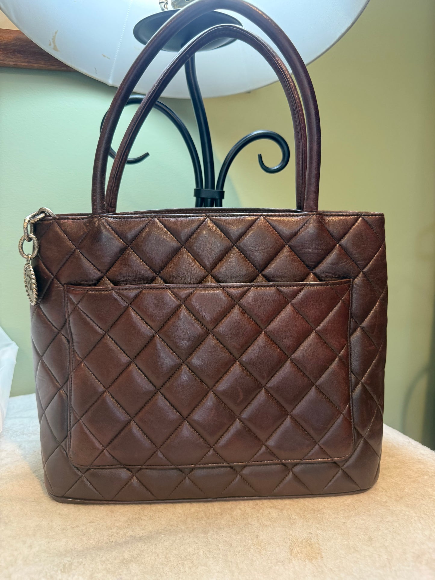 1693. Chanel Vintage Chocolate Brown Medallion Tote Series 6 (2000-2002)
