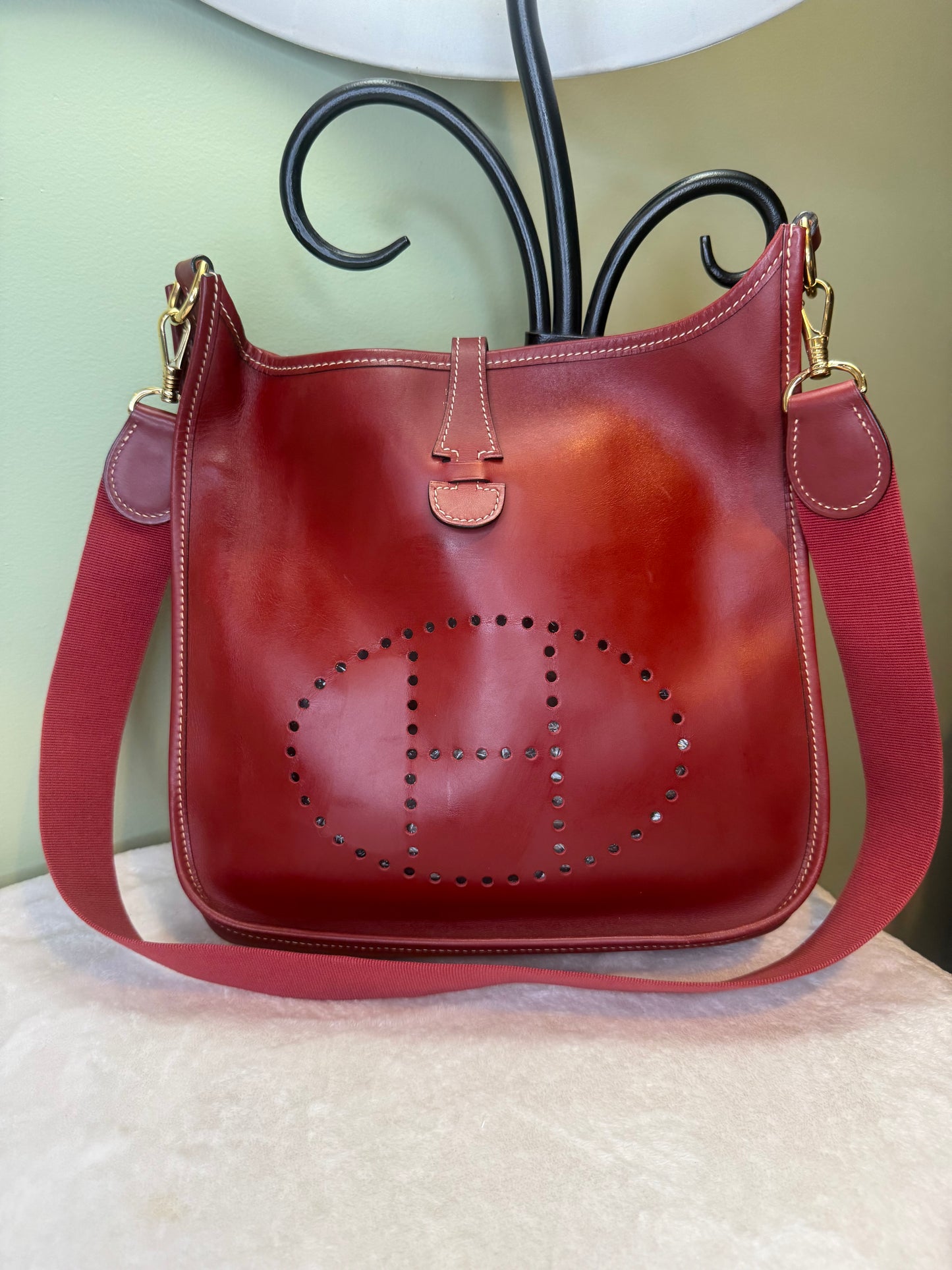 1820. Hermes Maroon Leather Evelyne Shoulder
