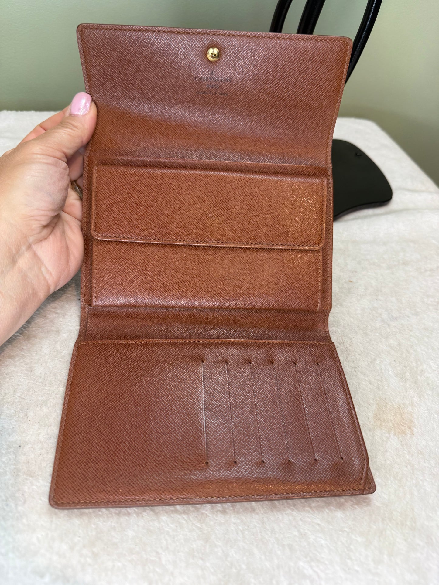 1560. Louis Vuitton Monogram Tresor Compact wallet