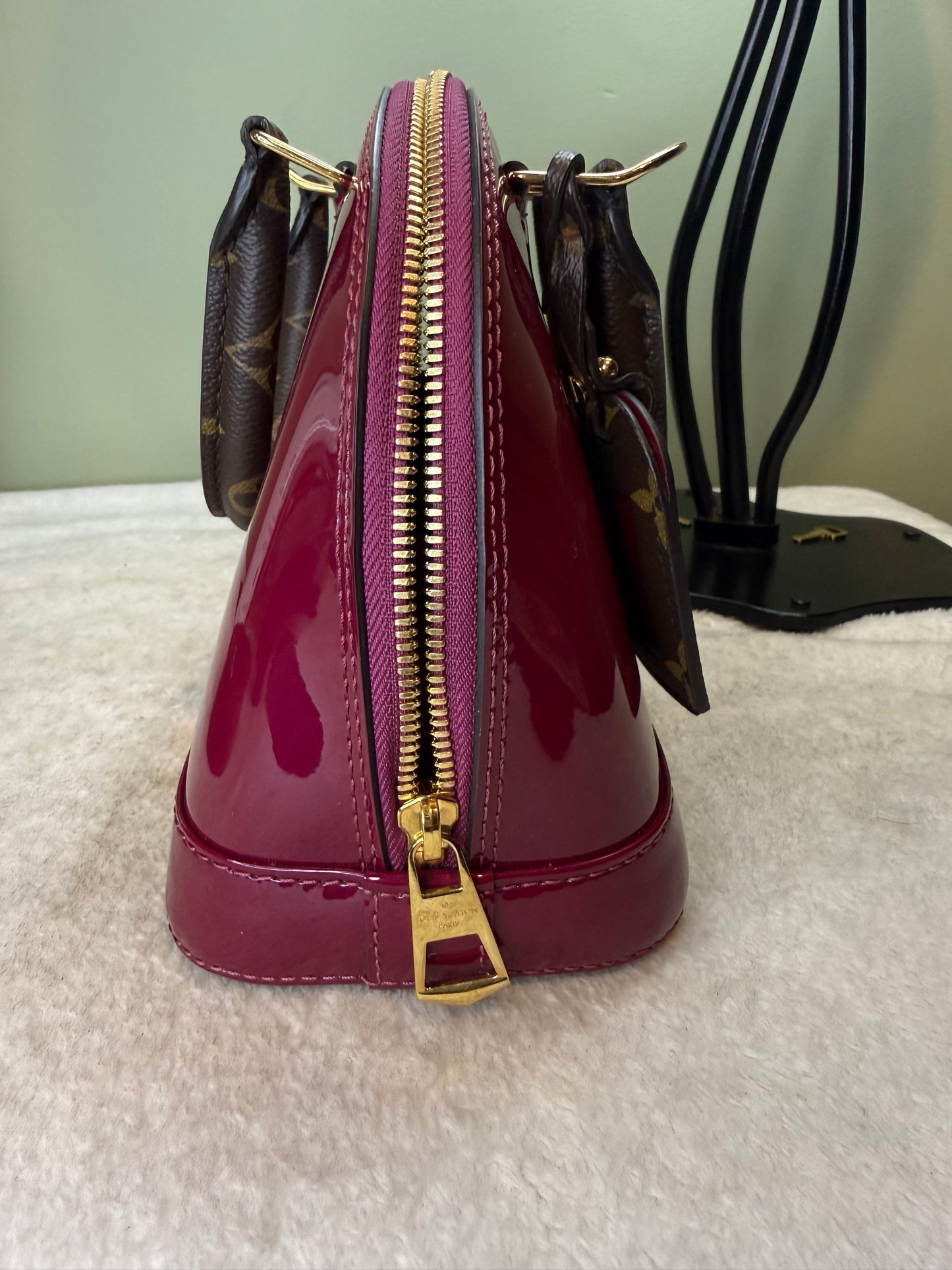 1285. Louis Vuitton Magenta Vernis with Monogram Alma BB