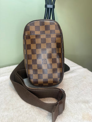 1551. Louis Vuitton Damier Ebene Gange