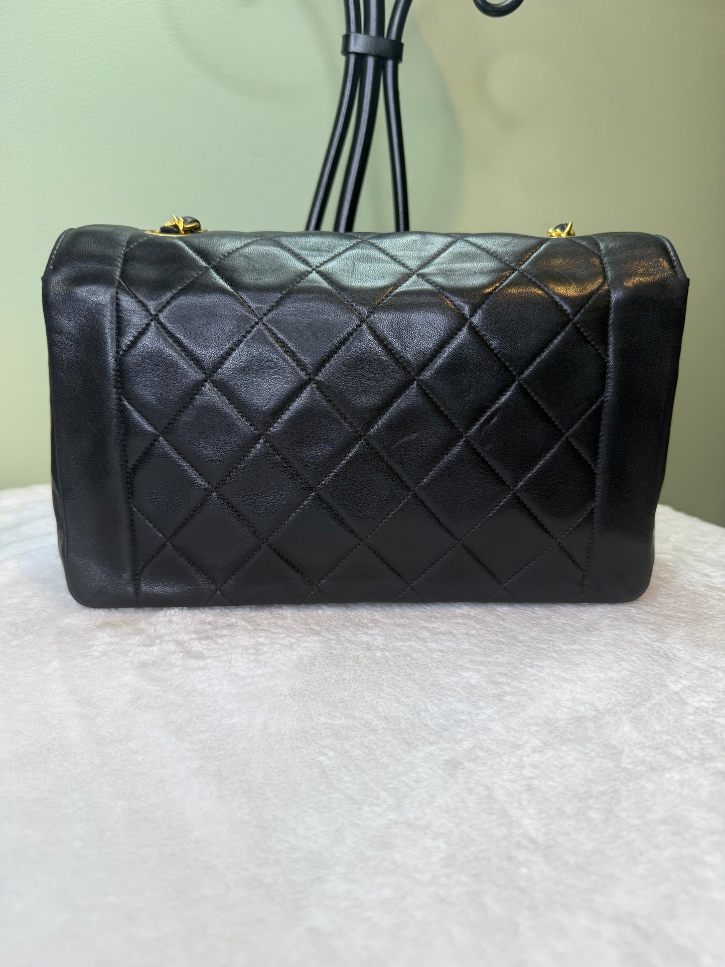 1708. Chanel Vintage Diana Lambskin (Series 2)