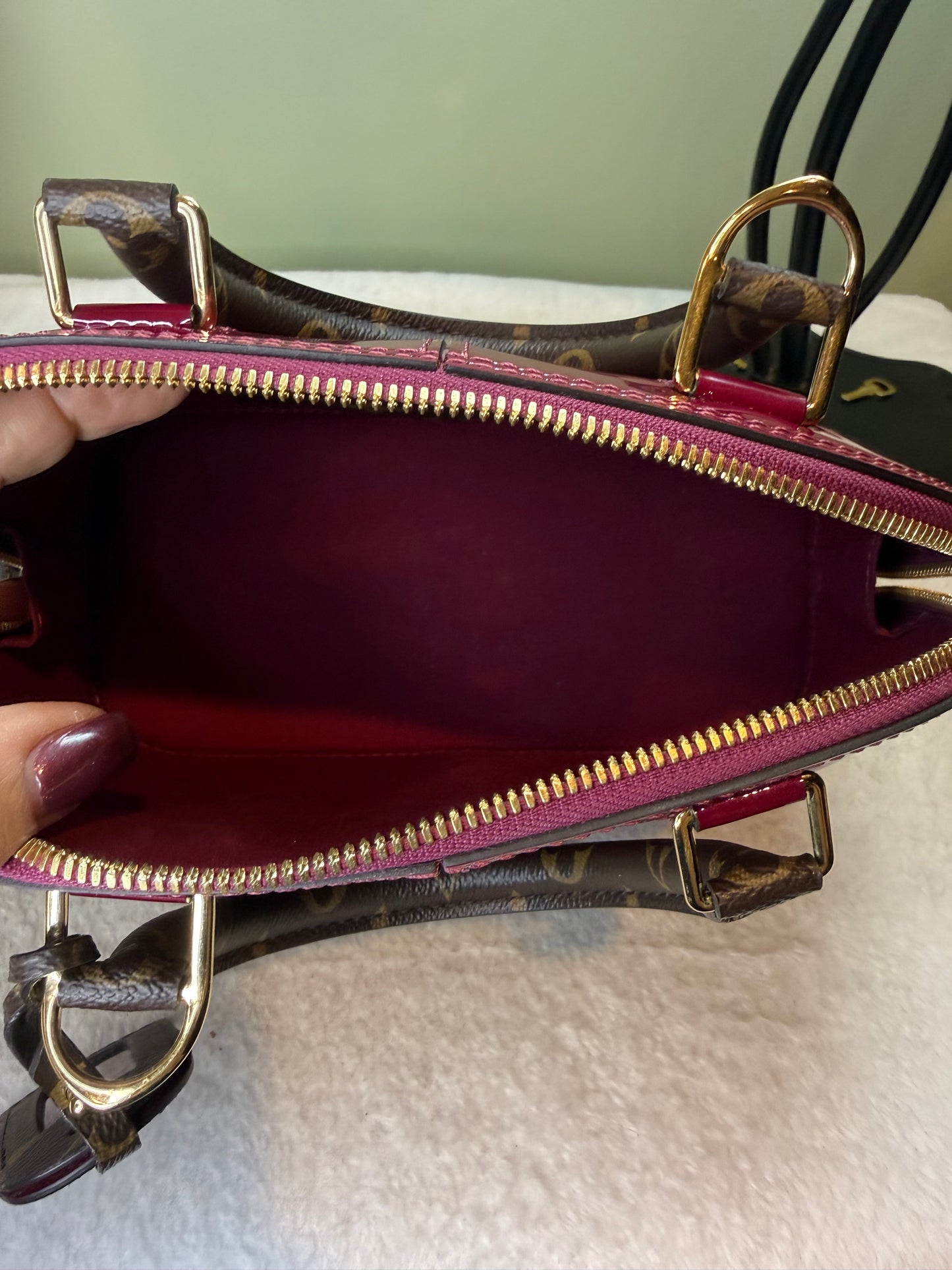 1285. Louis Vuitton Magenta Vernis with Monogram Alma BB