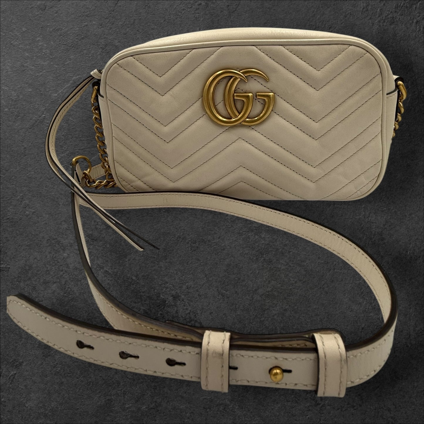 283. Gucci Cream Medium Marmont Quilted Leather Crossbody Camera Bag