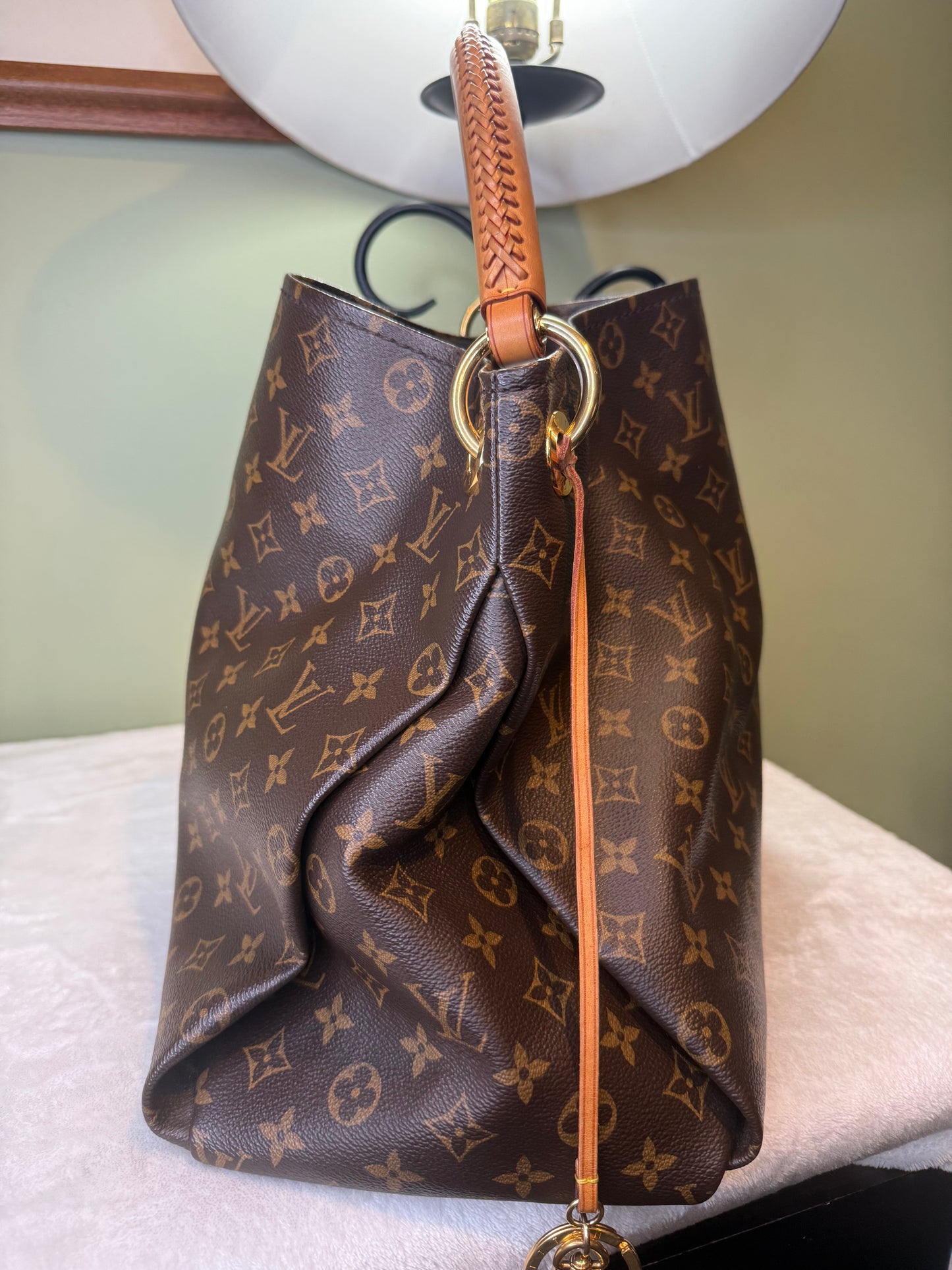 1768. Louis Vuitton Monogram Artsy
