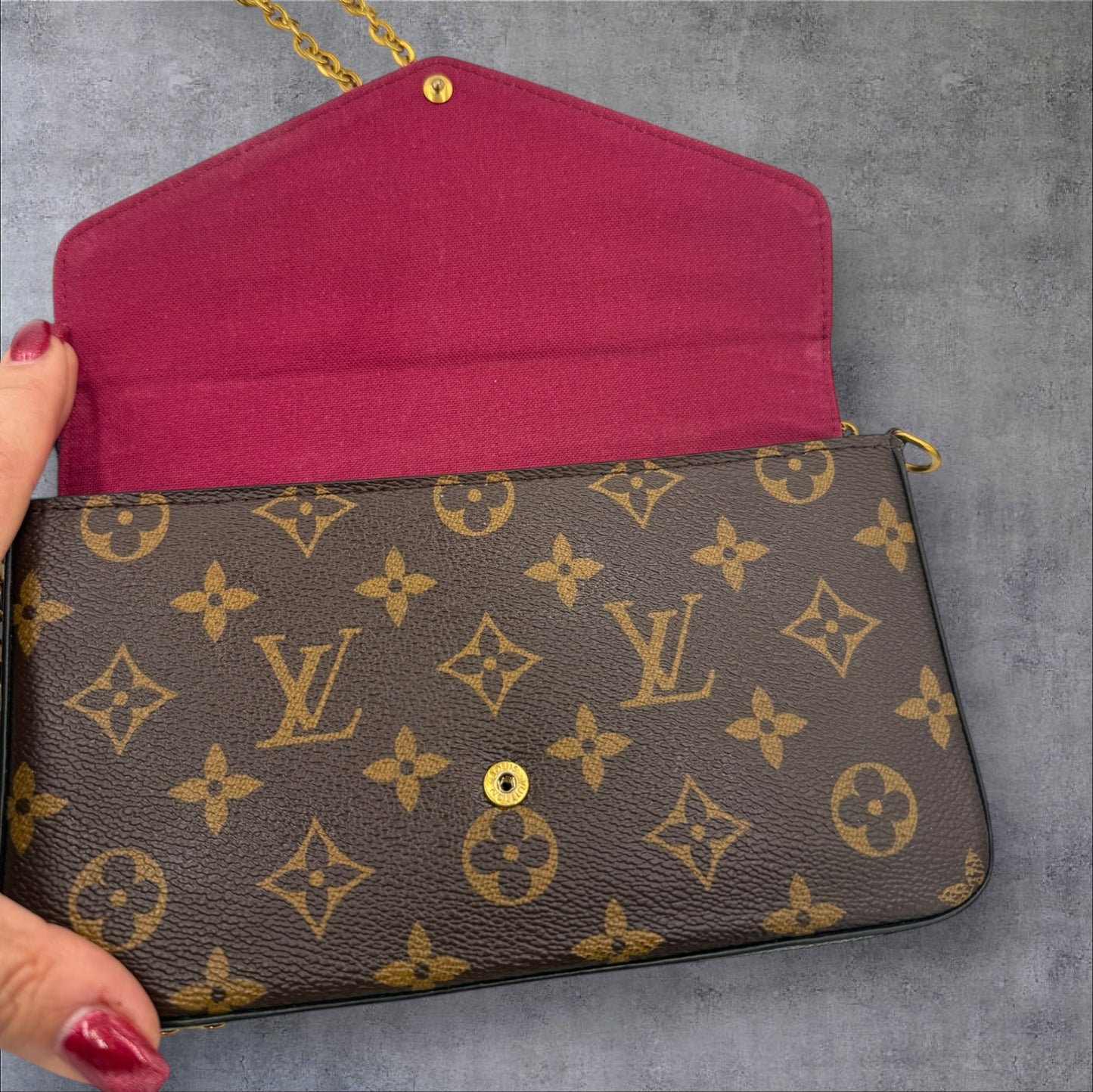 332. Louis Vuitton Monogram Felicie Pochette with two inserts