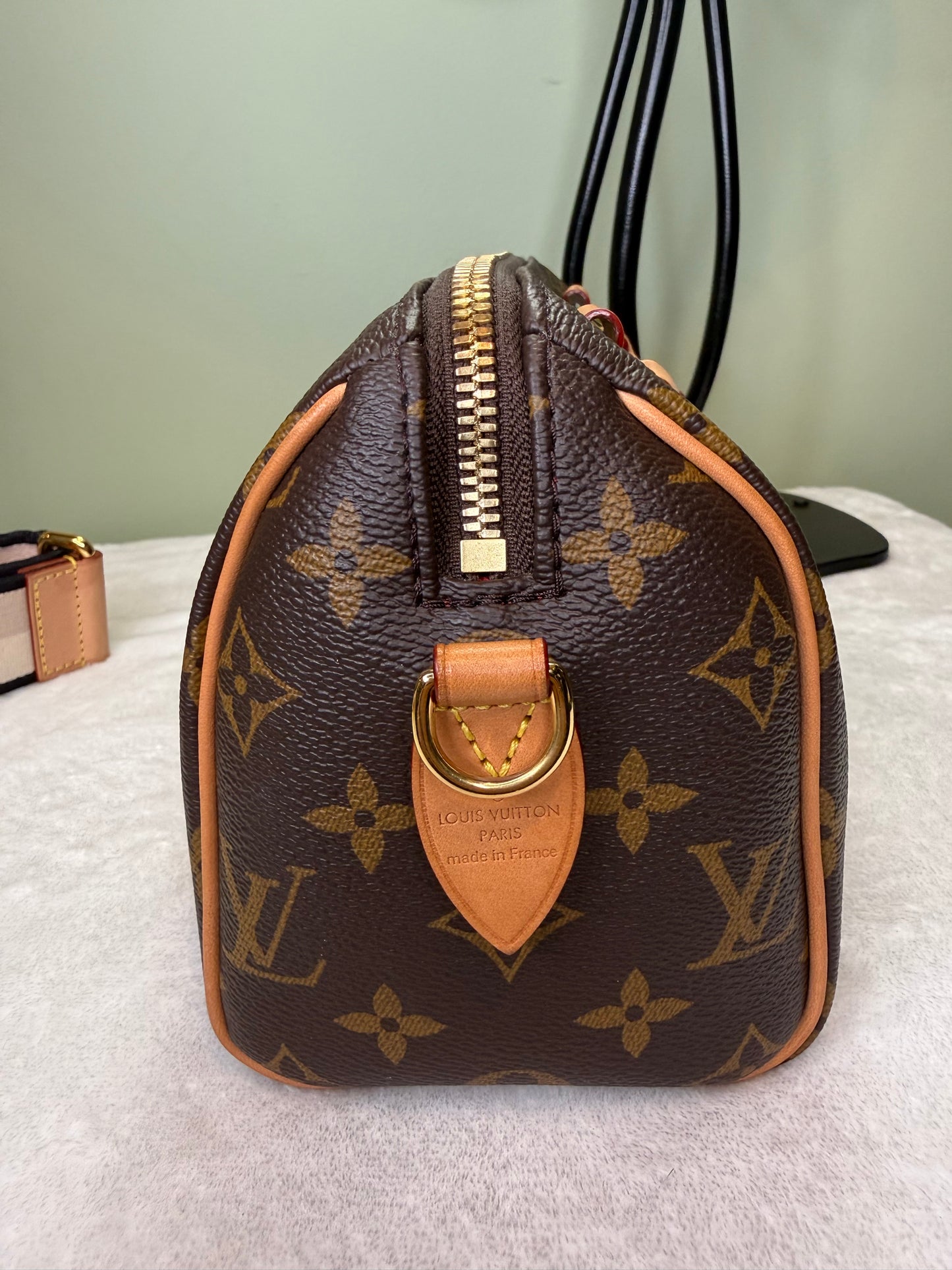 1753. Louis Vuitton Monogram Speedy 20 Bando