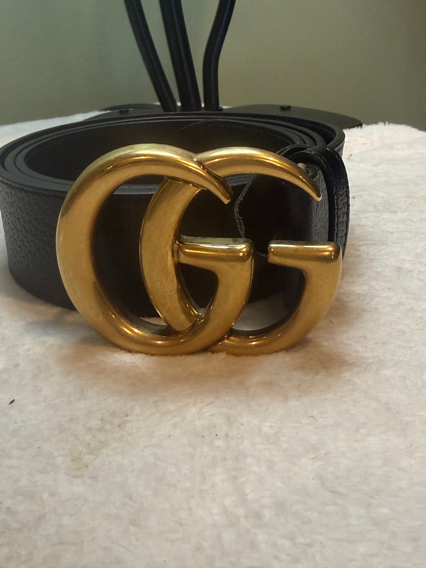 495. Gucci GG Black with gold Belt