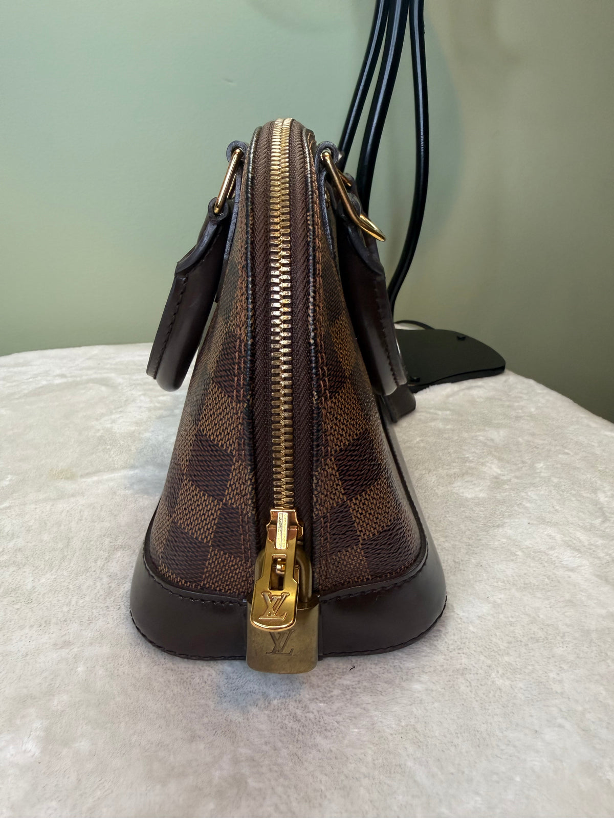1965. Louis Vuitton Damier Ebene Alma BB