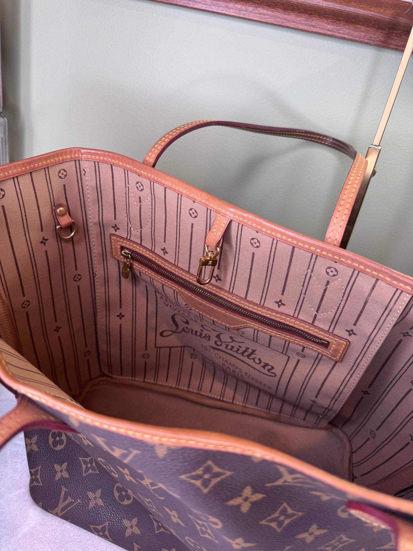 1717. Louis Vuitton Monogram Neverfull MM