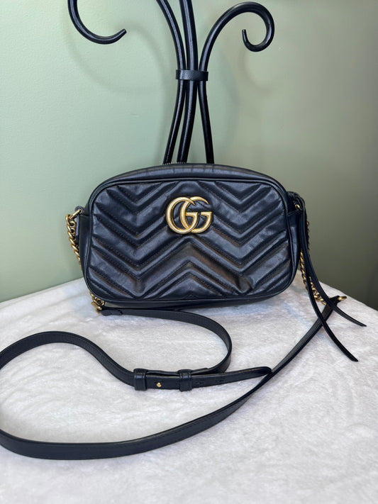 1721. Gucci Black Leather Small Marmont