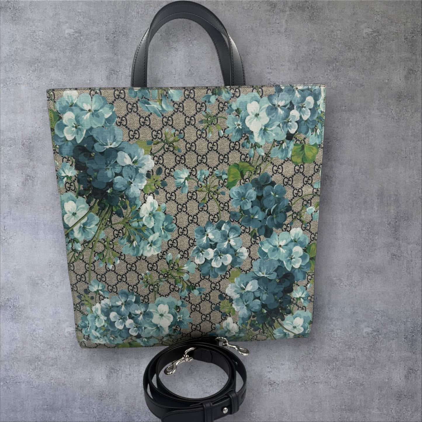 856. Gucci GG Supreme Blue Blooms Convertible Tote