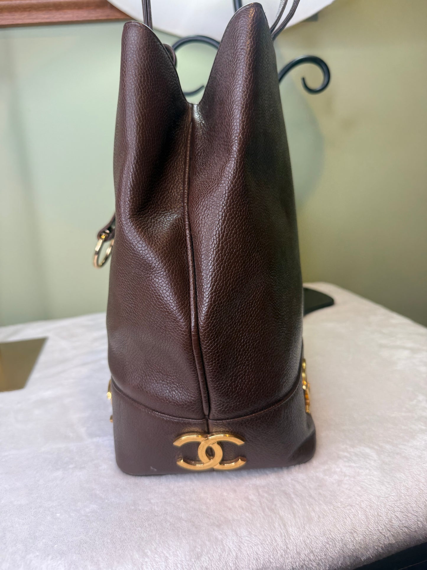 1746. Chanel Vintage Brown Triple CC Bucket Bag ( Series 2, 91-94)