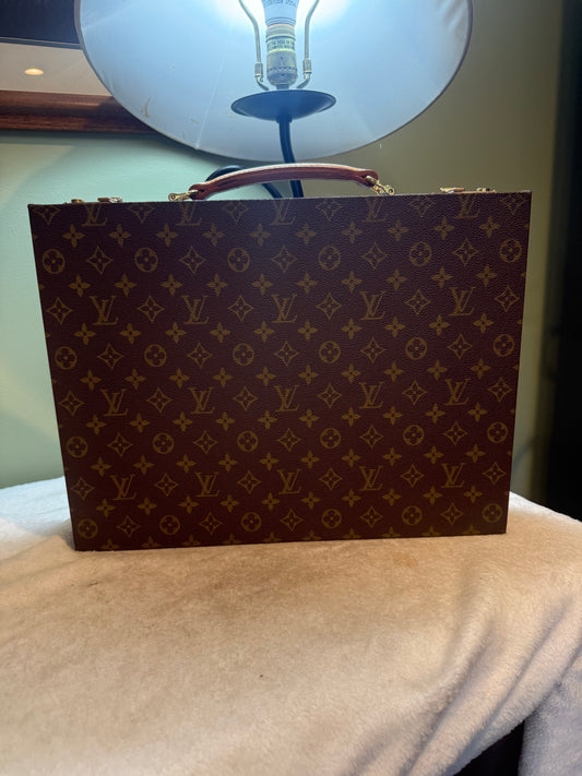 924. Louis Vuitton Vintage Monogram Presidential Hardsided Trunk