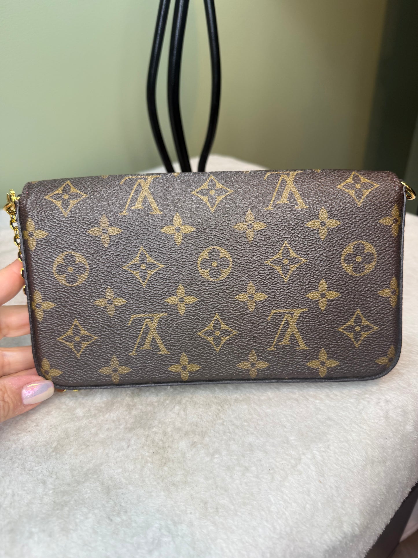 1161. Louis Vuitton Limited Edition Monogram Love Lock Felicie Pochette