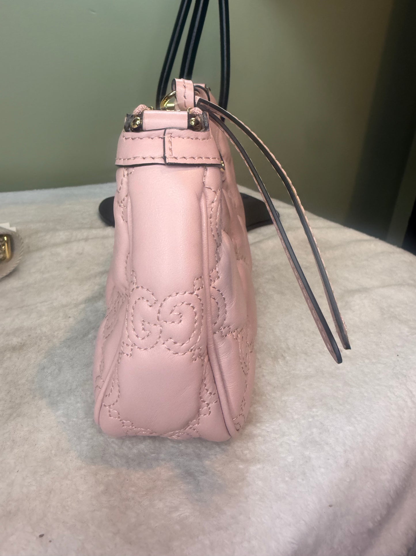1361. Gucci GG Matelasse Pink Leather Bag