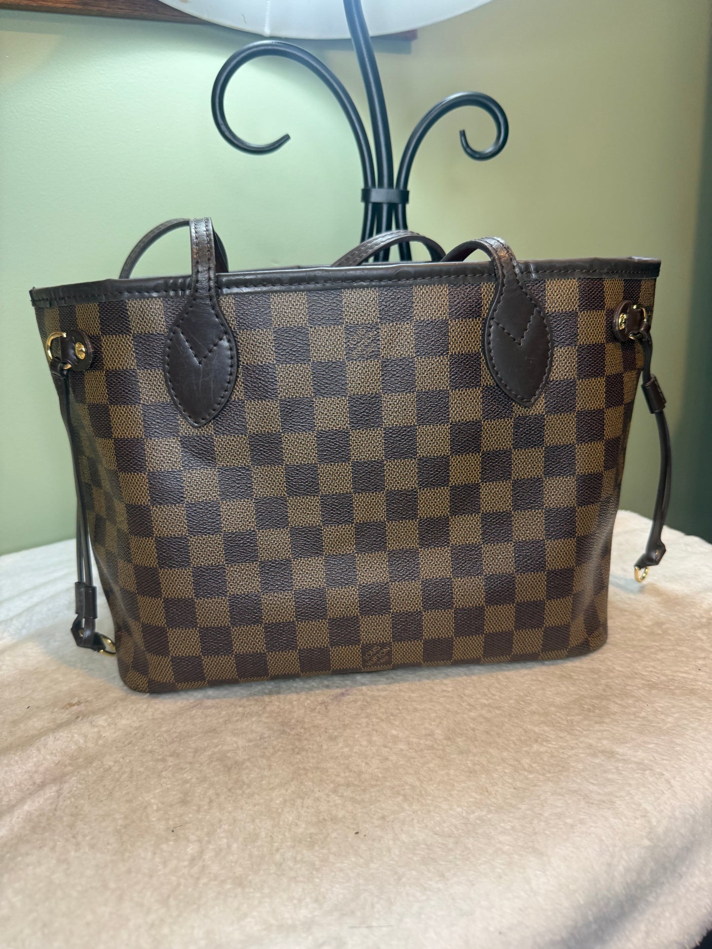 1439. Louis Vuitton Damier Ebene Neverfull PM
