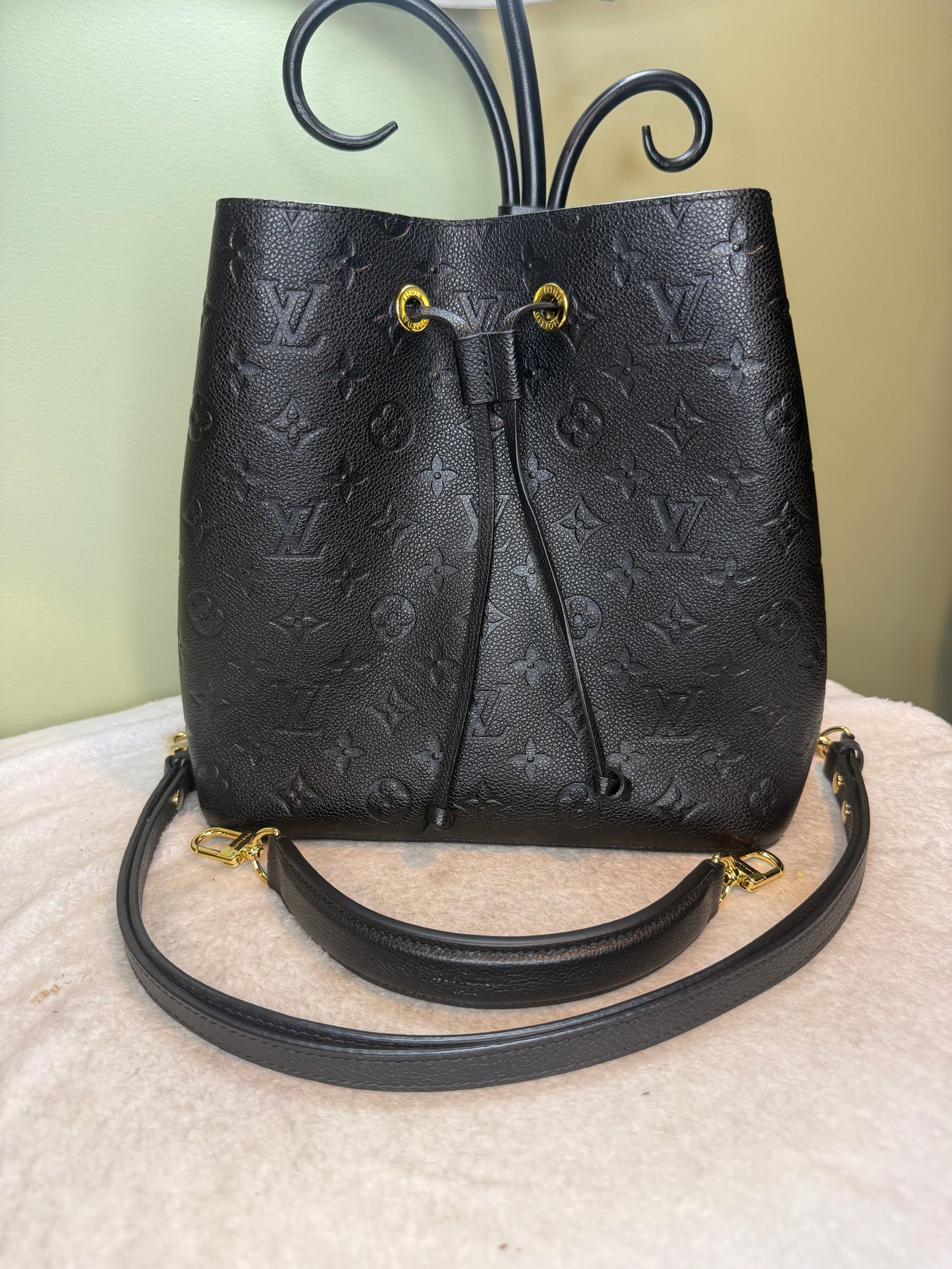1493. Louis Vuitton Black Empriente NeoNoe MM