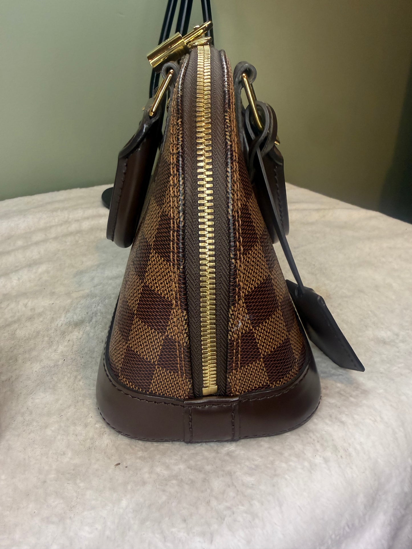 1548. Louis Vuitton Damier Ebene Alma BB
