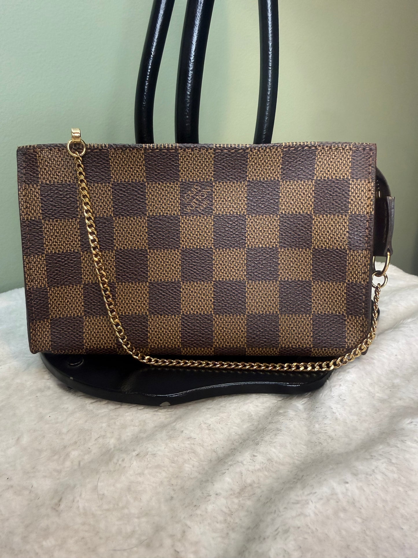 1454. Louis Vuitton Damier Ebene Bucket Pouch