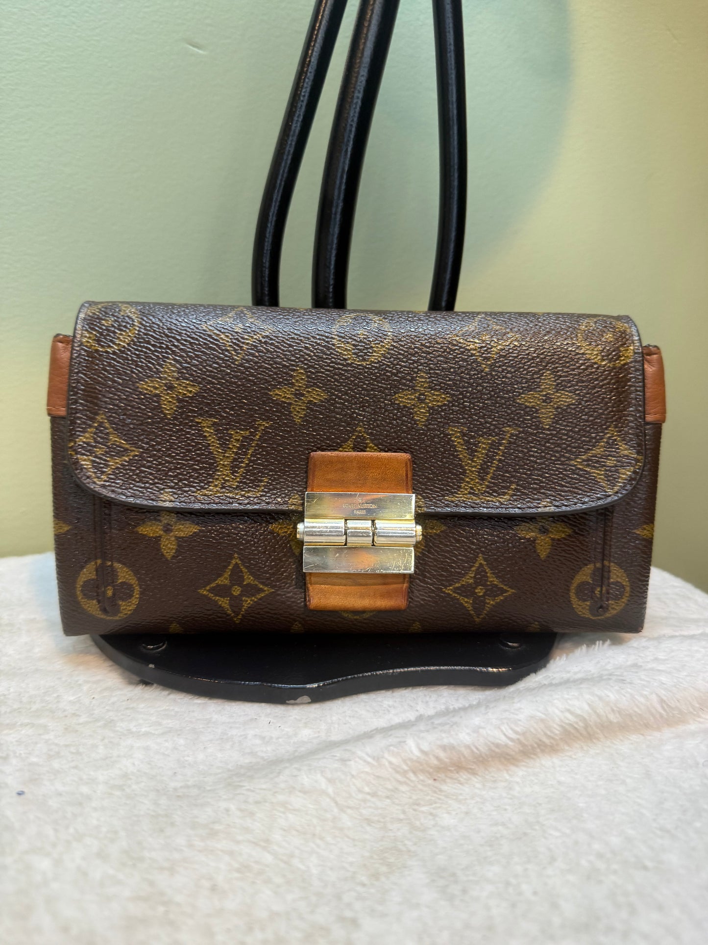 1652. Louis Vuitton Monogram Elysee Wallet