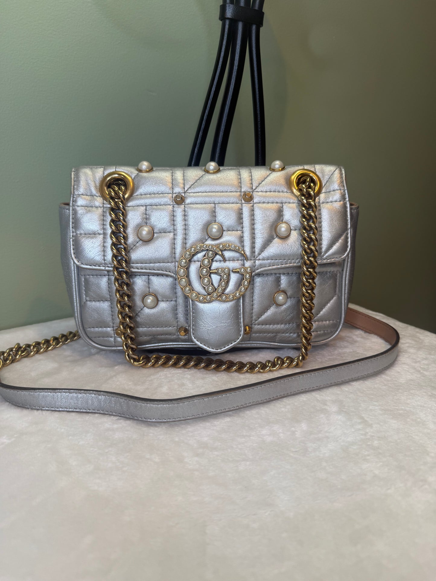 1744. Gucci Silver GG Marmont Shoulder Bag with Studded Pearl