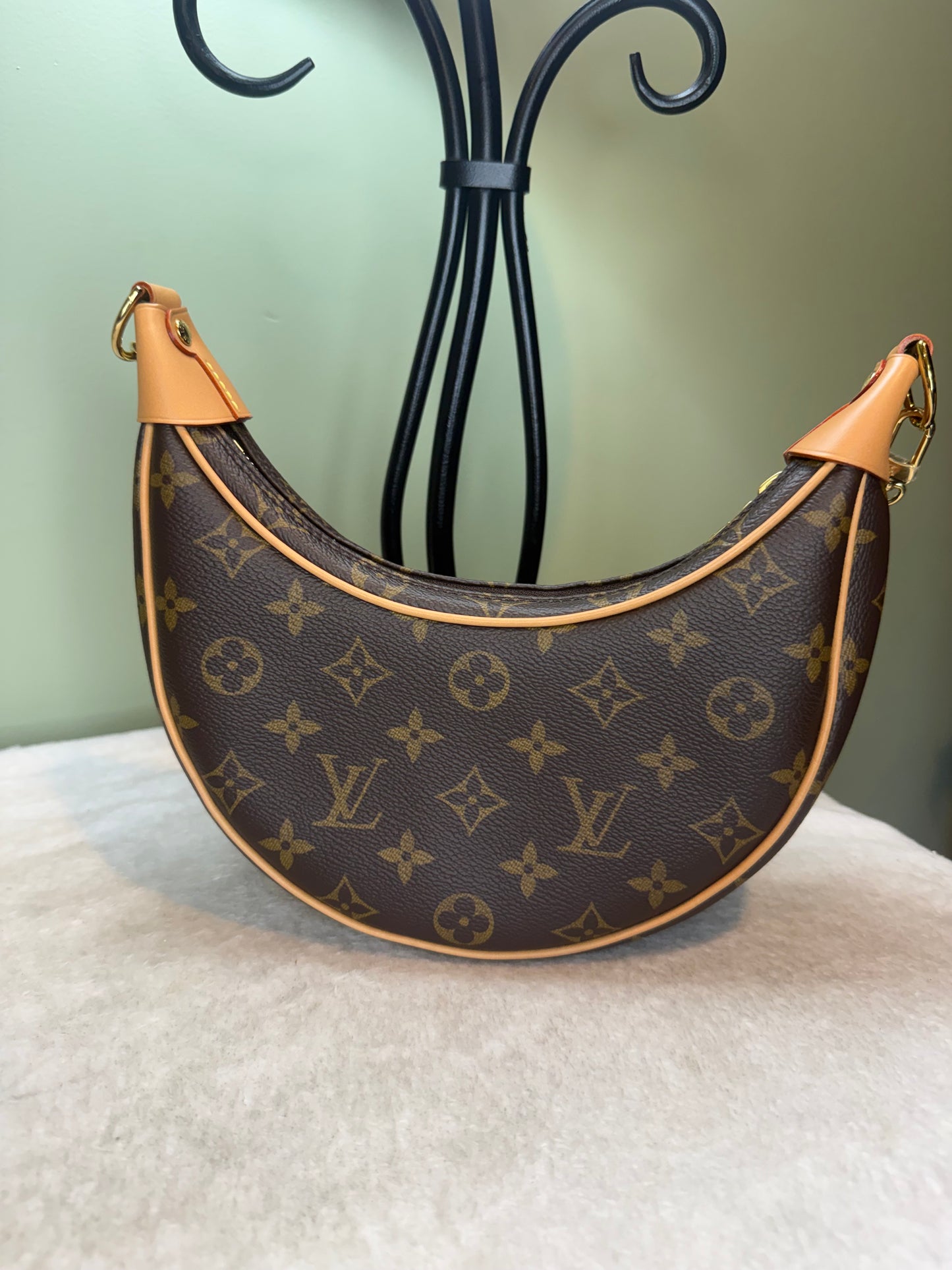 1278. Louis Vuitton Monogram Loop Bag