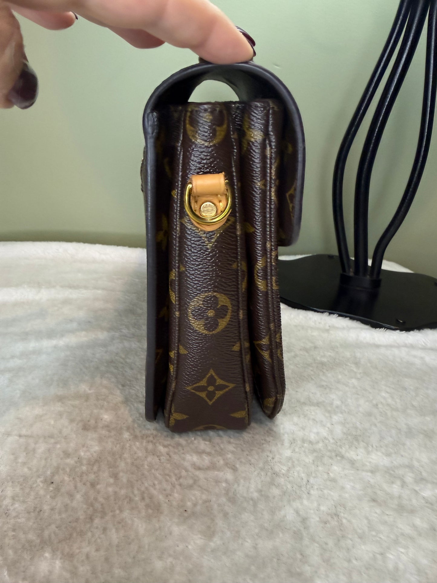 1254. Louis Vuitton Monogram Pochette Metis