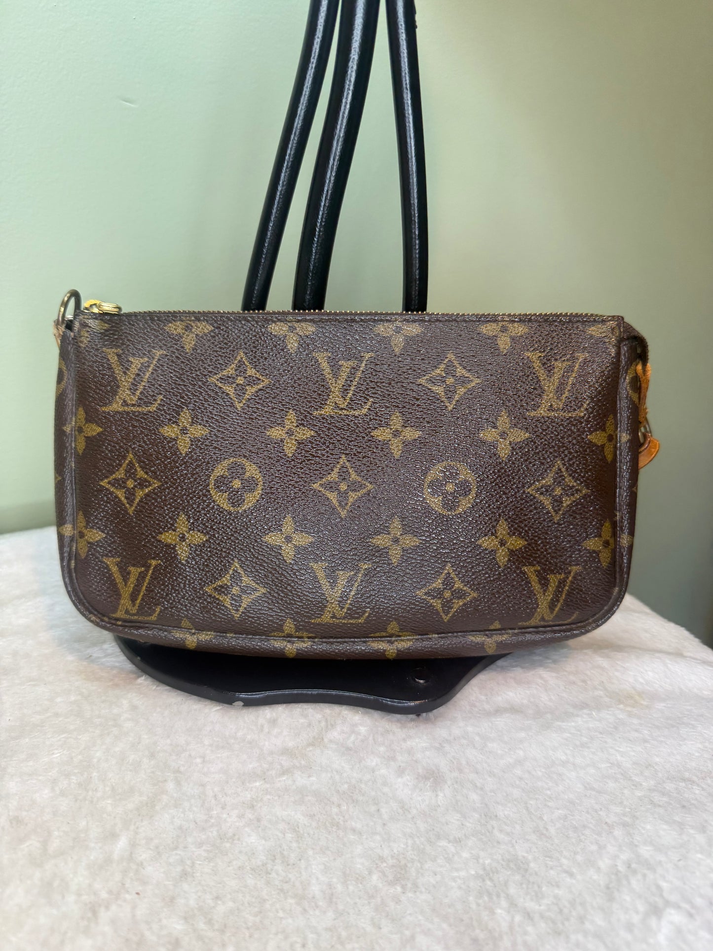 1263. Louis Vuitton Monogram Pochette Accessories