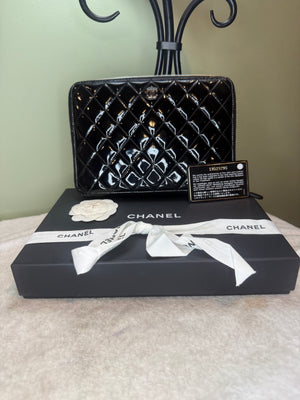 1528. Chanel Black Quilted Patent Leather Clutch