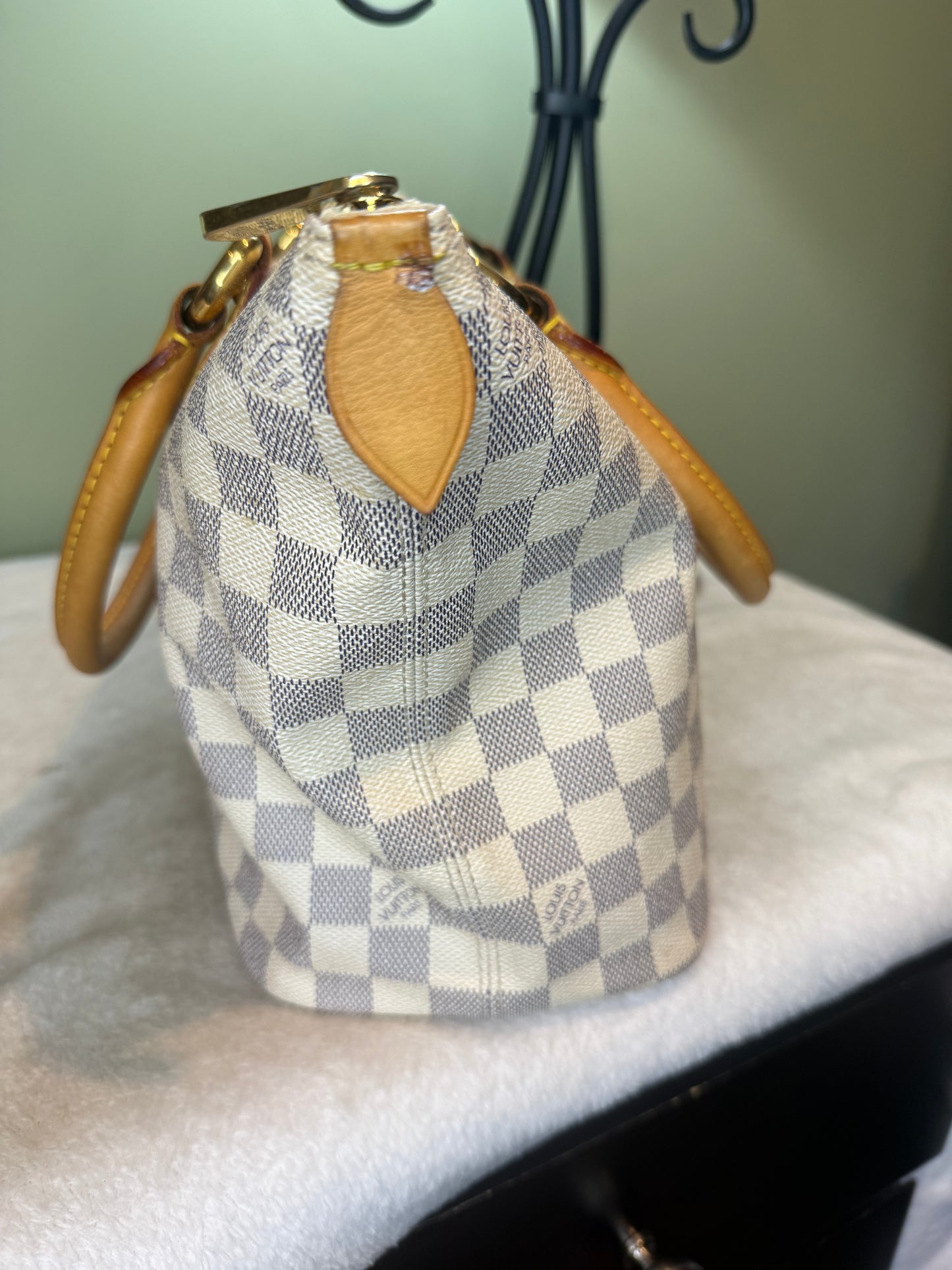 1262. Louis Vuitton Damier Azur Saleya PM