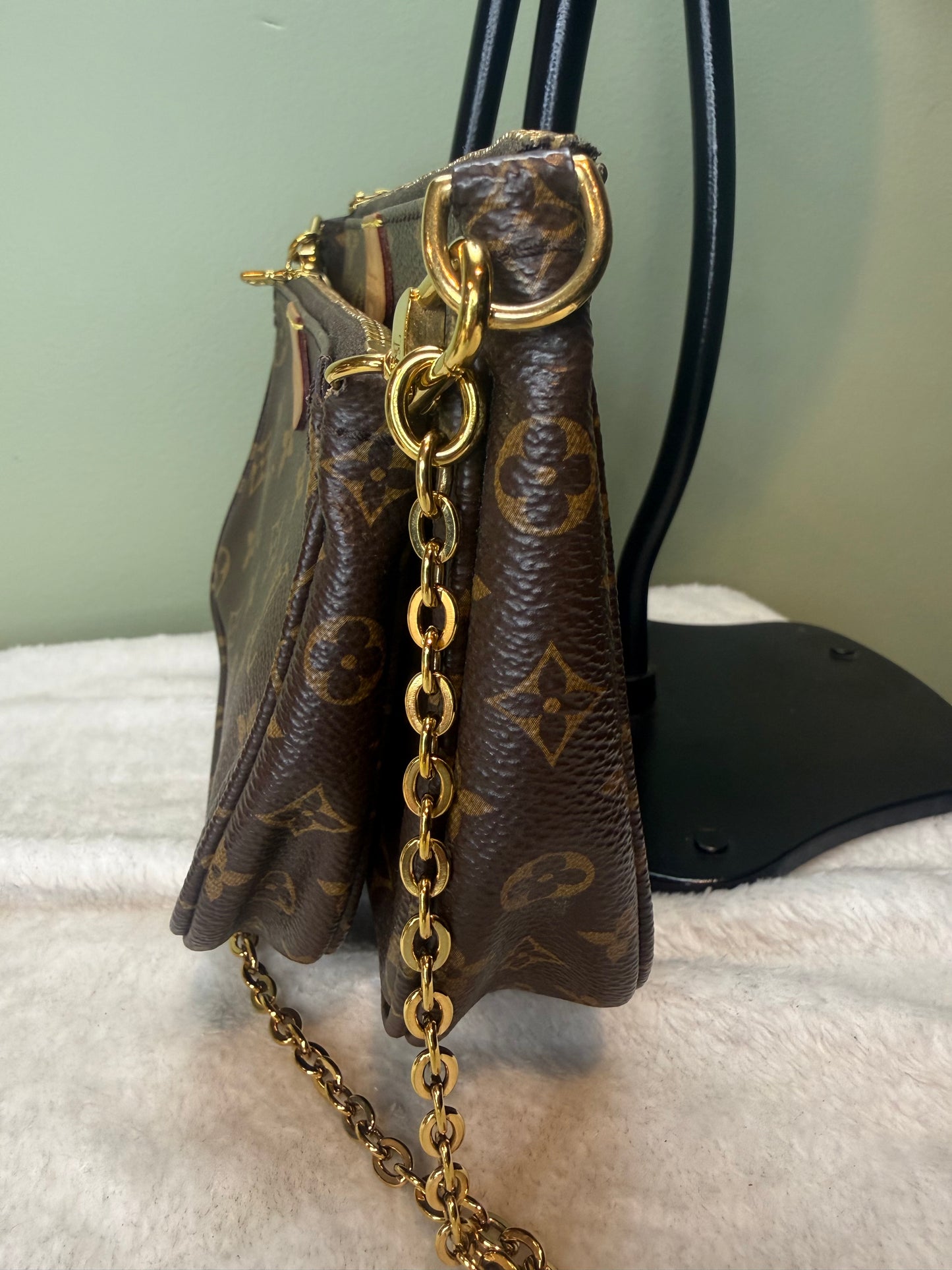 1192. Louis Vuitton Monogram Multi Pochette with Pink