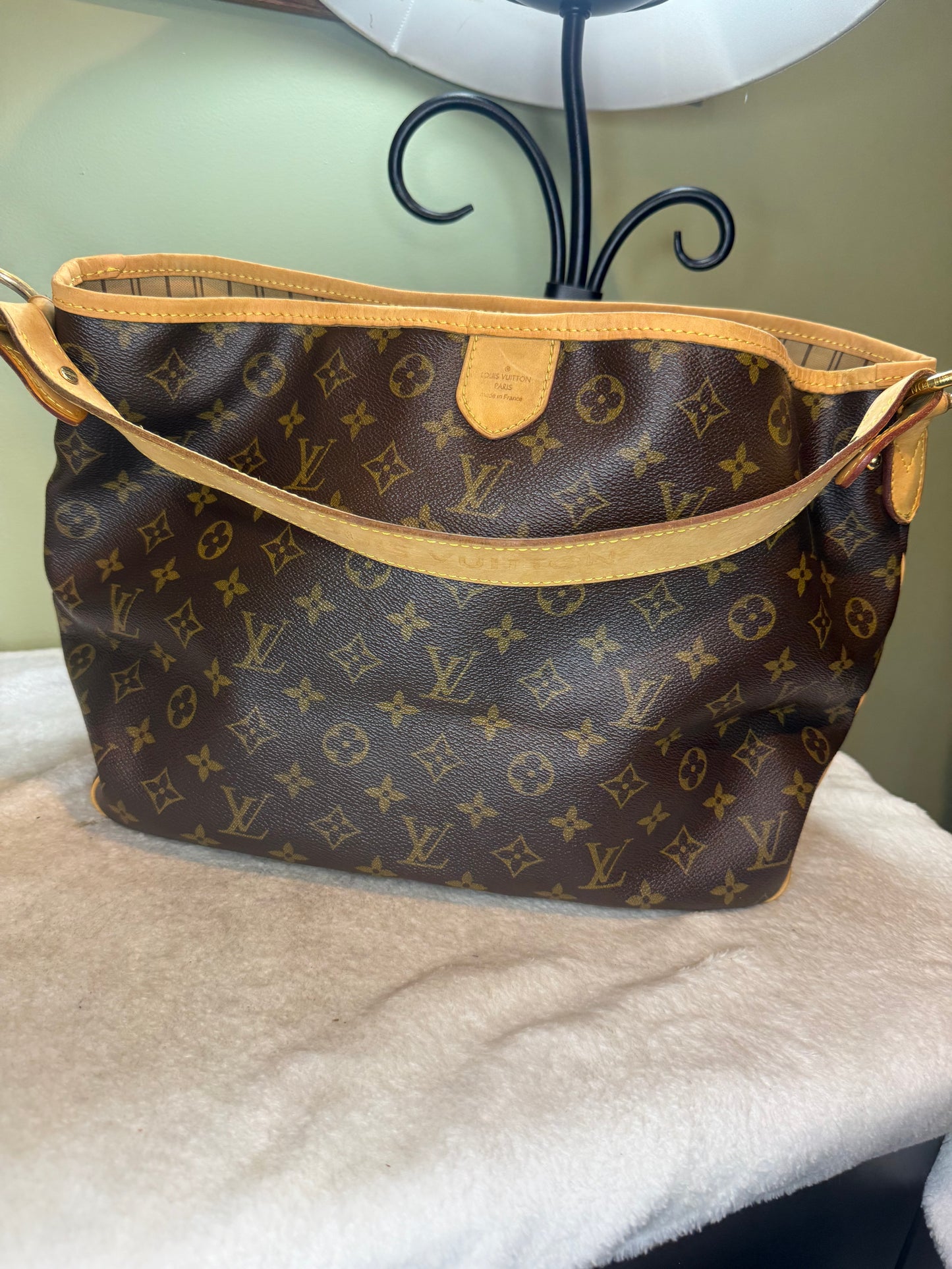 1489. Louis Vuitton Monogram Delightful PM