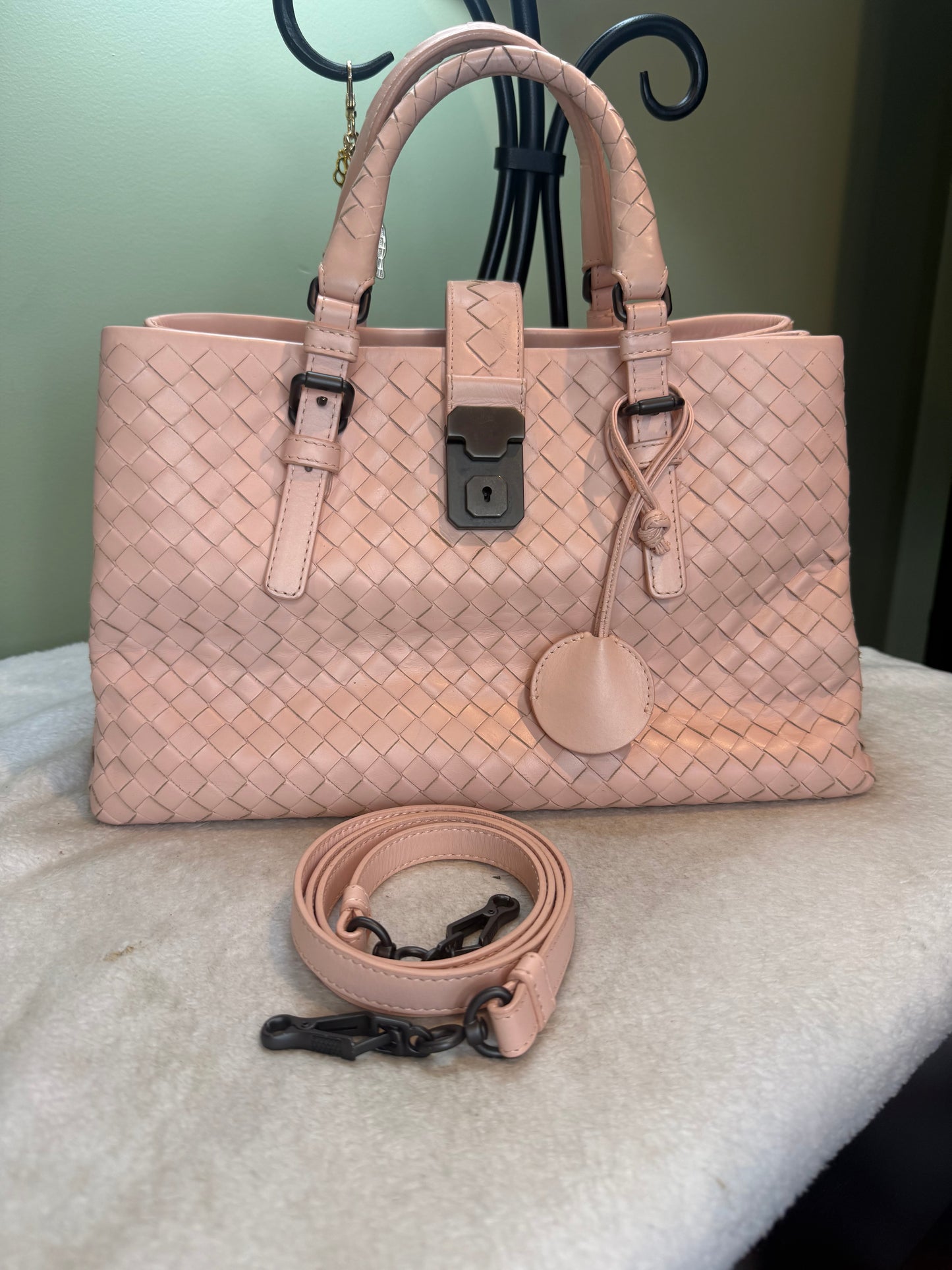 866. Bottega Venetta Pink Leather Intrecciato Nappa Small Roma Bag