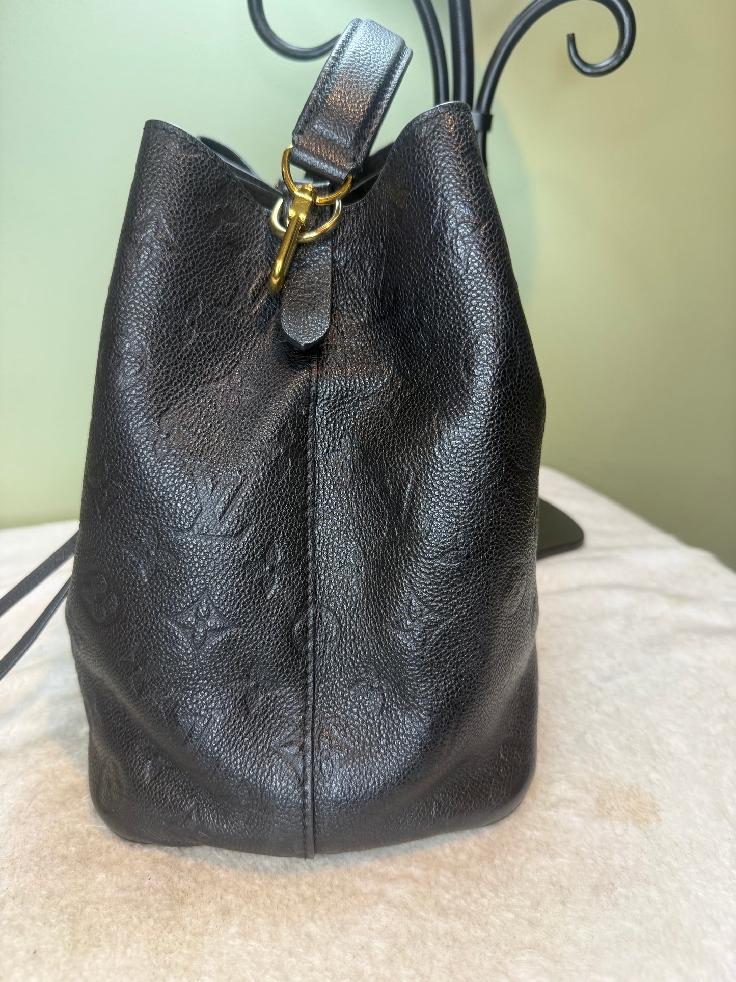 1550. Louis Vuitton Black Empriente NeoNoe MM
