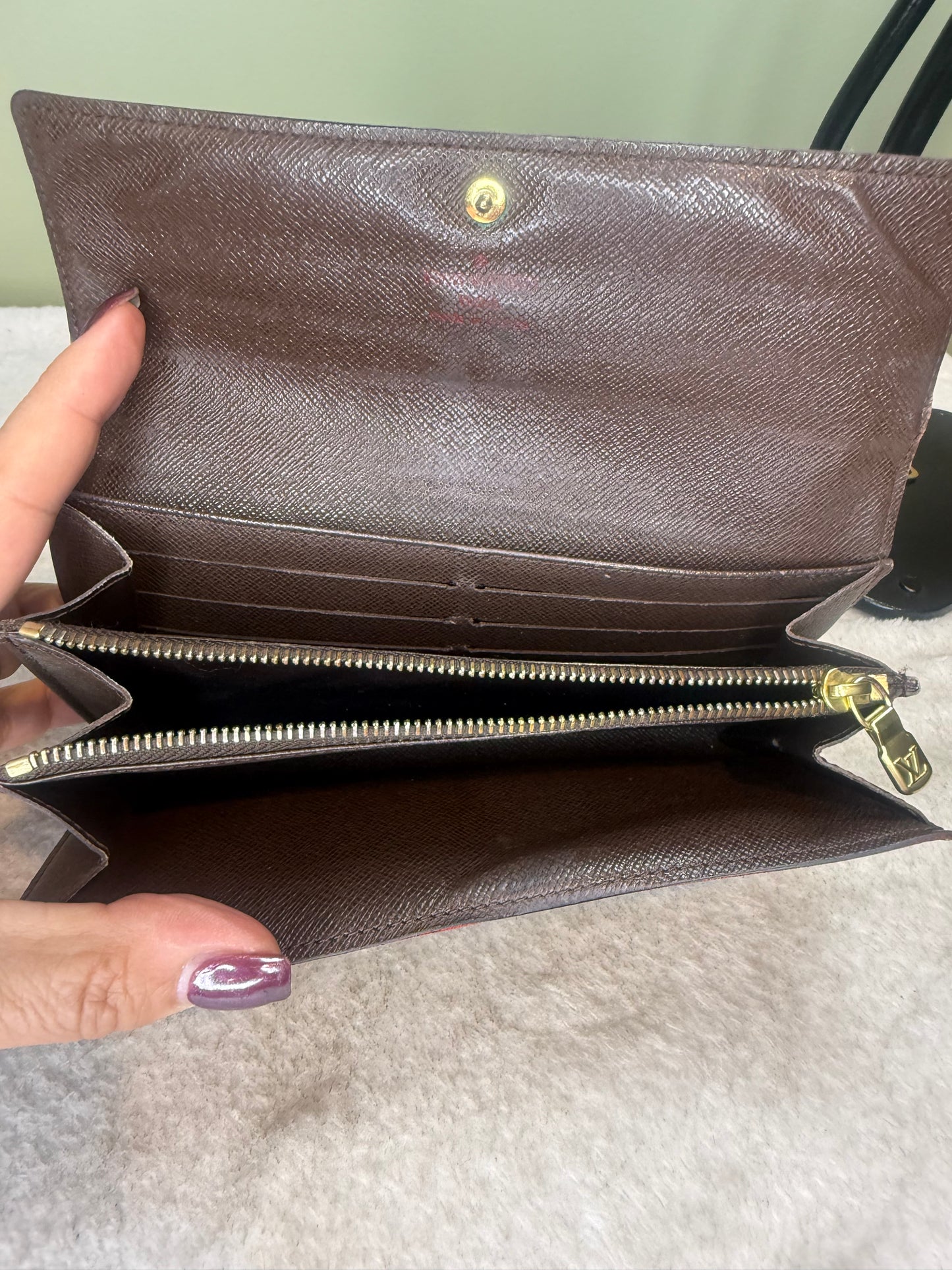 1344. Louis Vuitton Damier Ebene Sarah Wallet