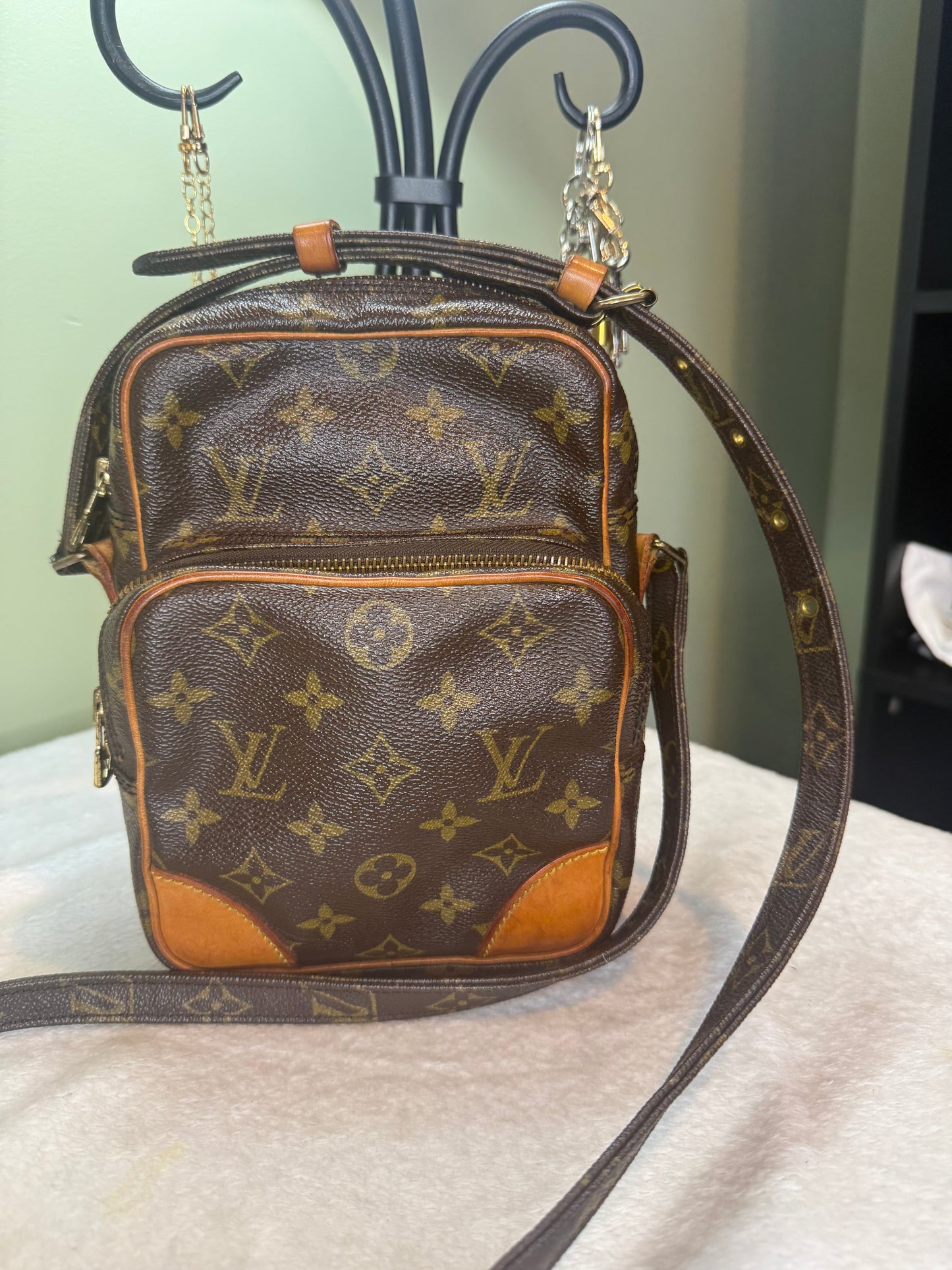 514. Louis Vuitton Monogram Amazon Crossbody