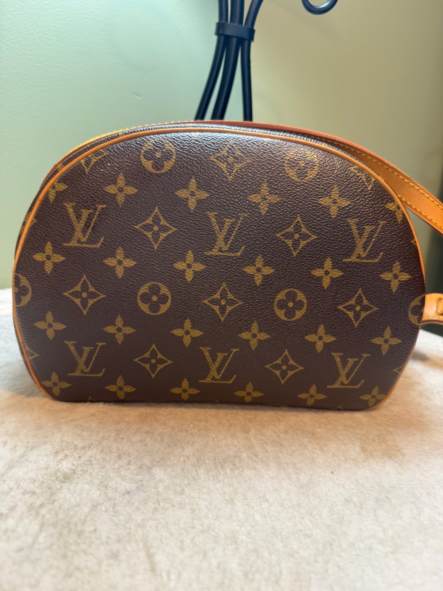 1699. Louis Vuitton Monogram Blois Shoulder Bag