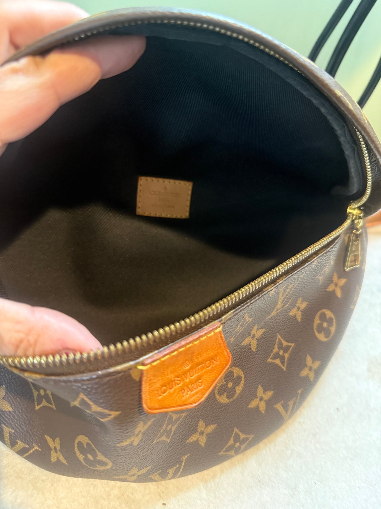 1662. Louis Vuitton Monogram Bumbag