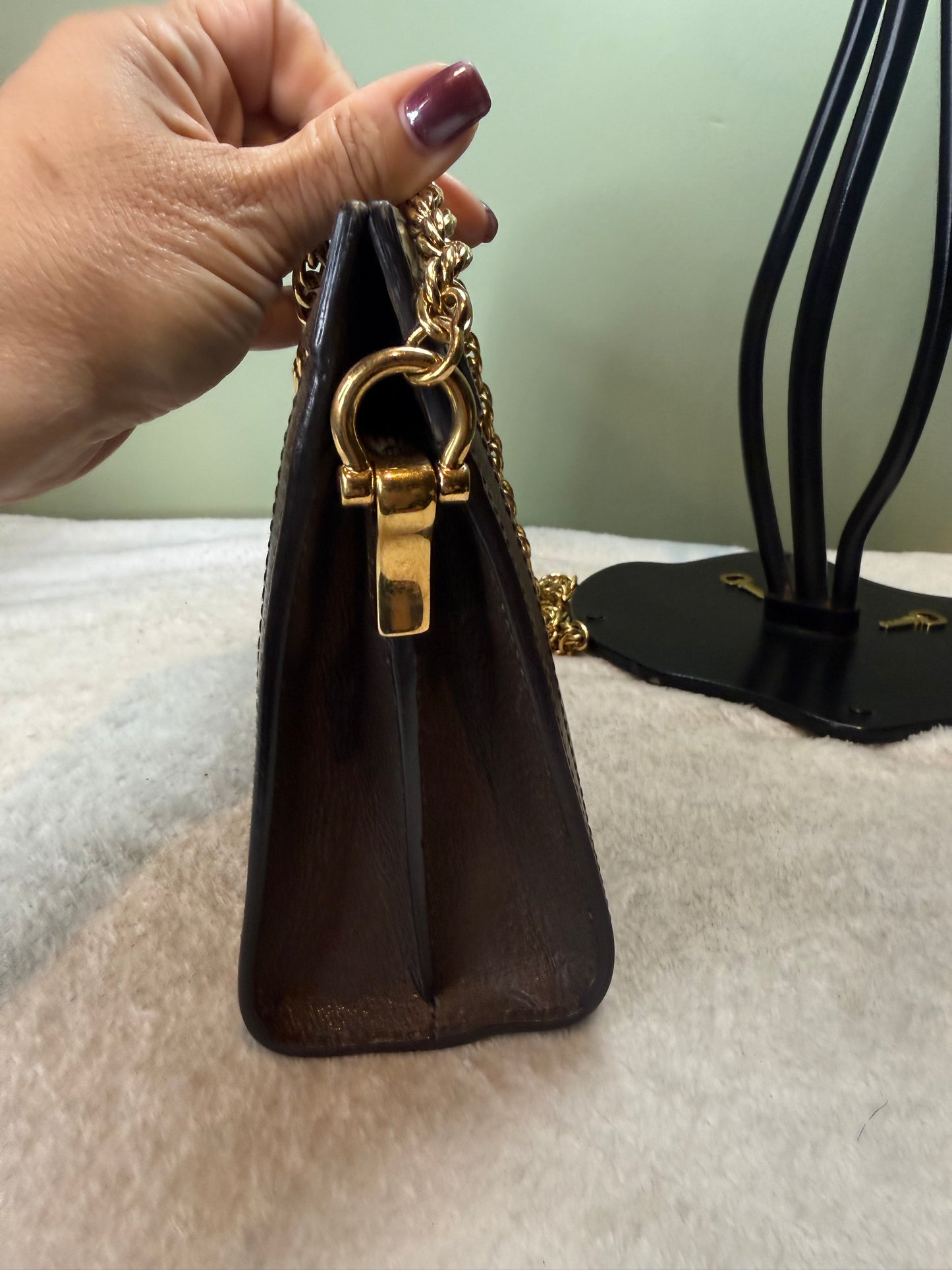 1227. Gucci GG Supreme Medium Ophidia Shoulder Bag