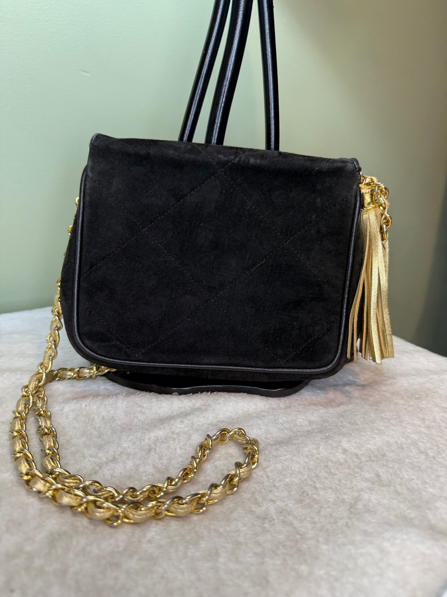 1339. Chanel Vintage Suede CC tassel bag with Gold ( Series 1)