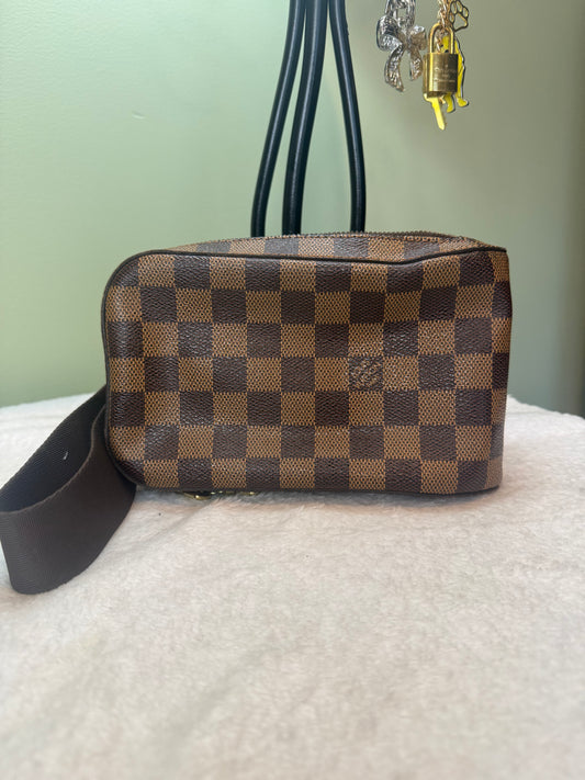 648.  Louis Vuitton Damier Ebene Geronimo