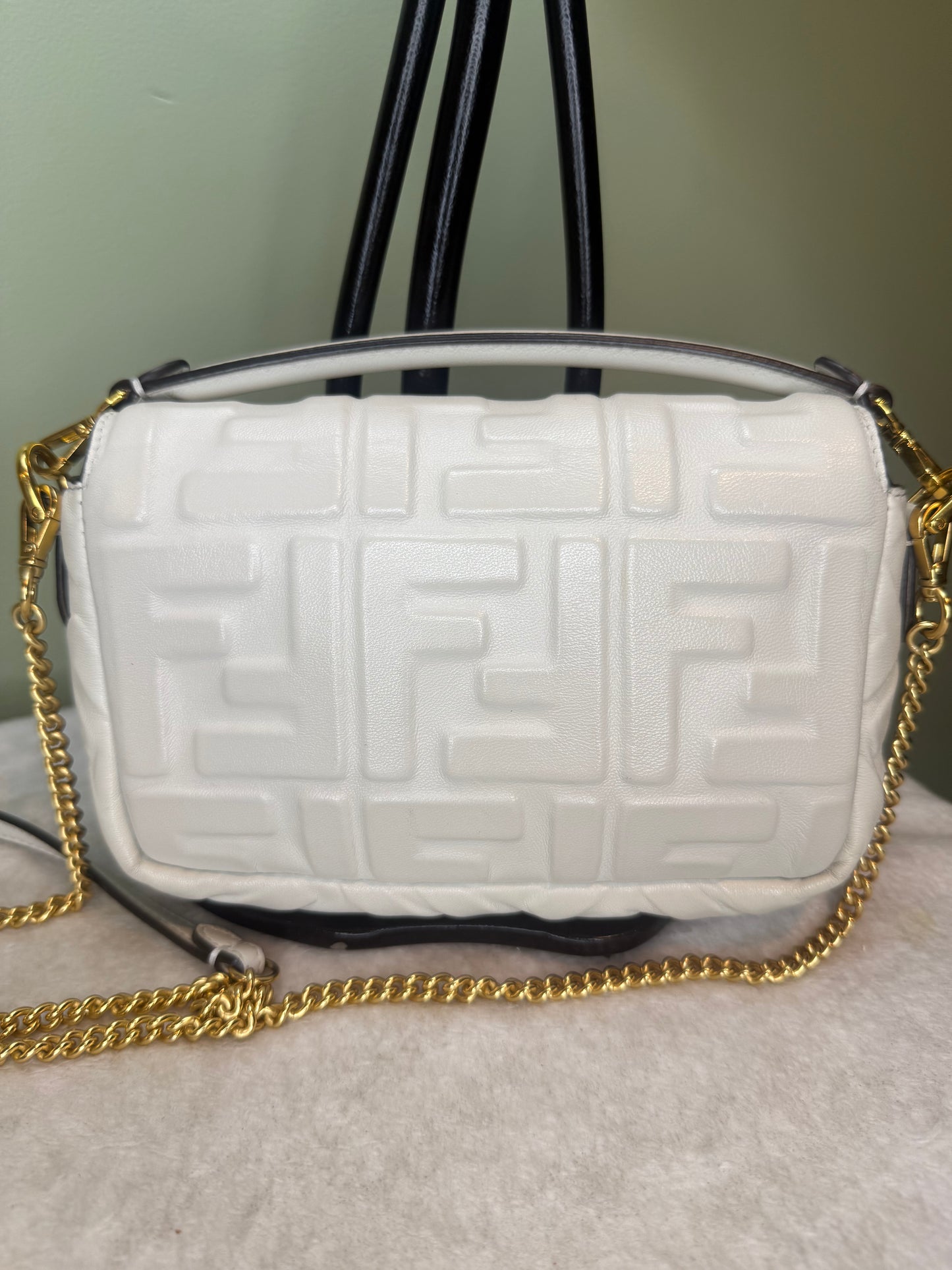 1283. Fendi White Baguette Mini