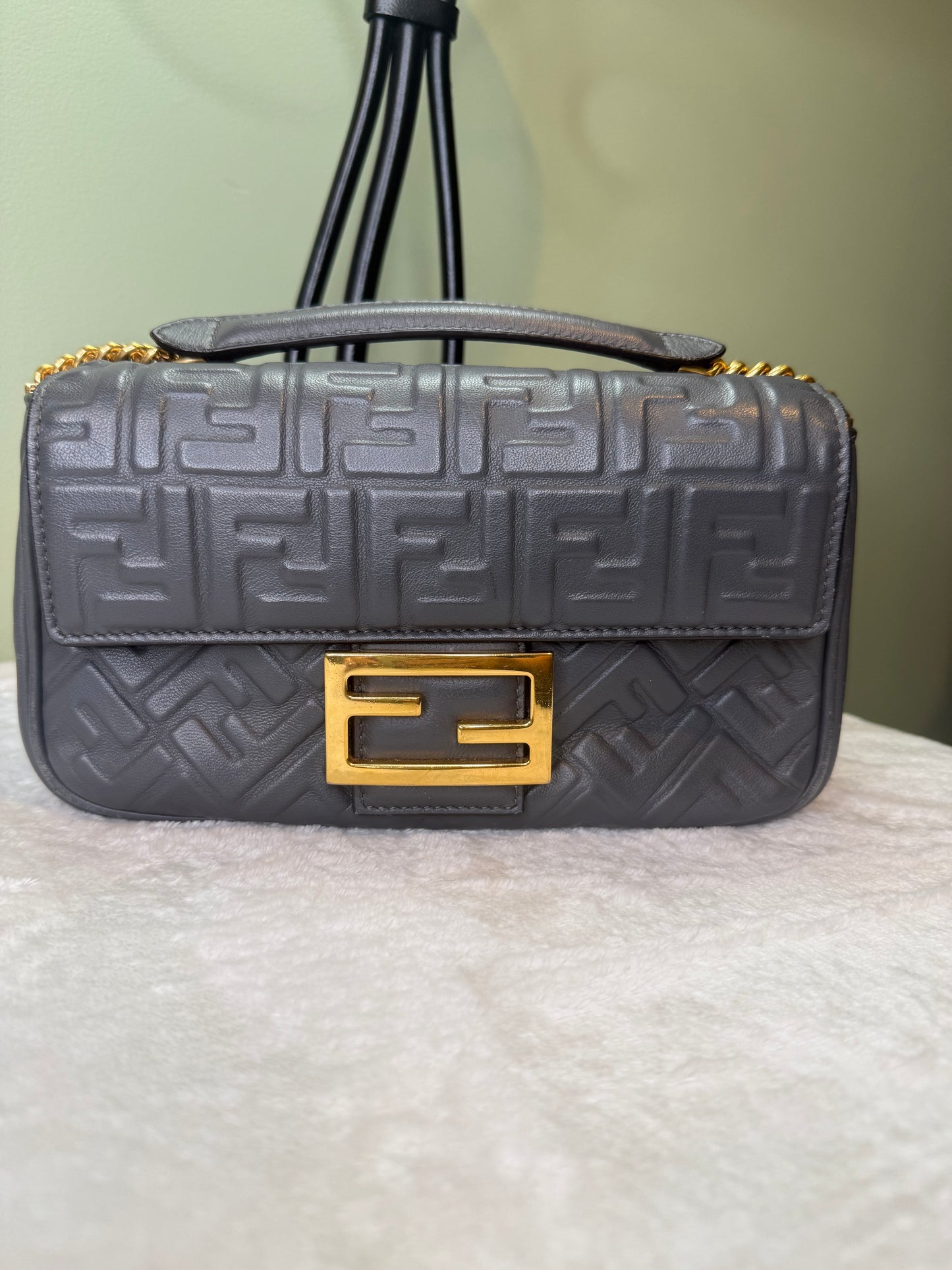 1748. Fendi Grey Baguette Midi Bag with Gold Chain