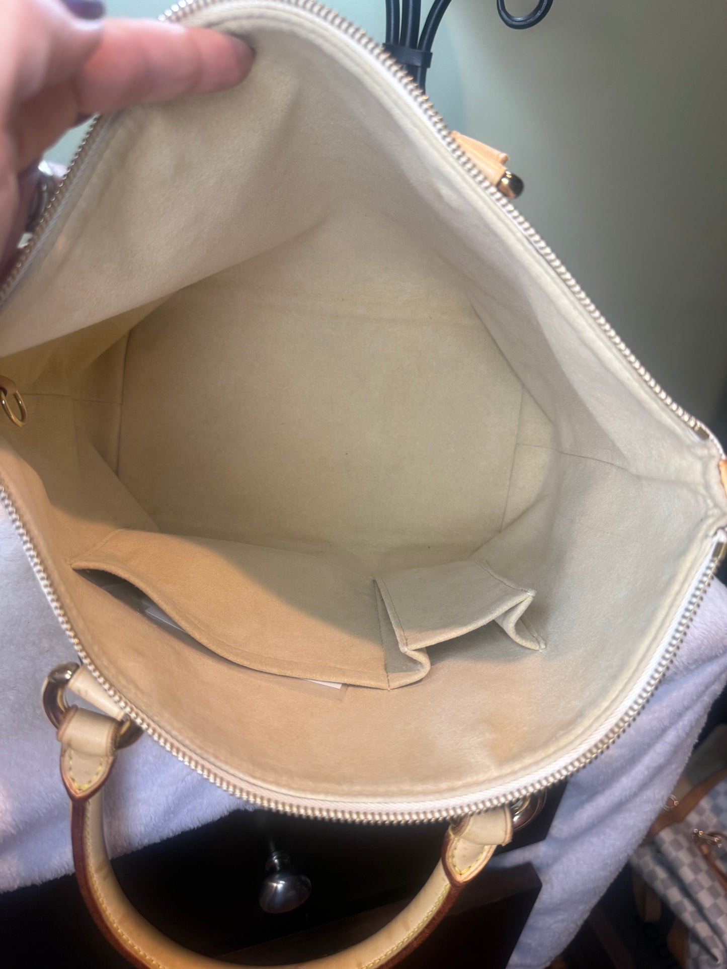 1357. Louis Vuitton Damier Azur Saleya PM