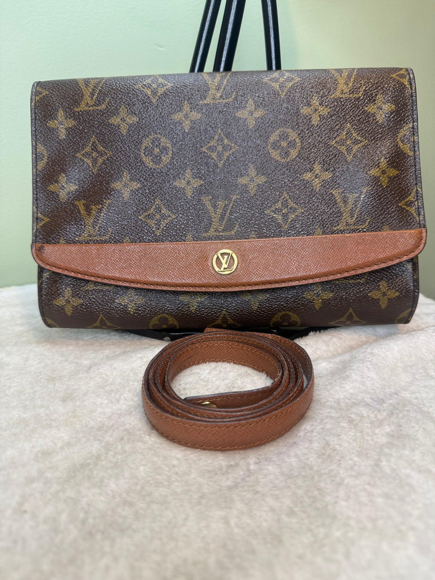 1450. Louis Vuitton Monogram Bordeaux