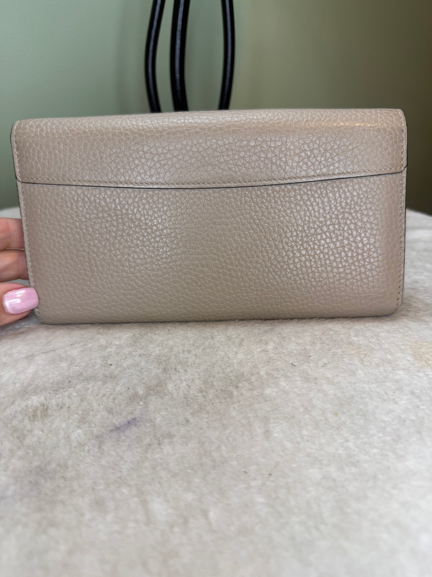 1516. Louis Vuitton Tan Capucines Wallet